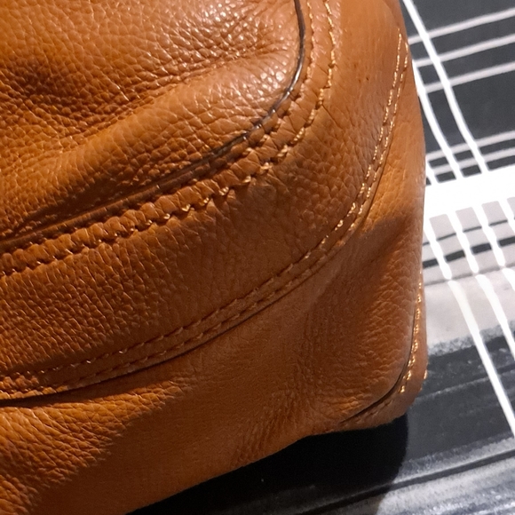 MICHAEL KORS PEBBLE LEATHER LUDLOW SHOULDER BAG - Picture 7 of 7